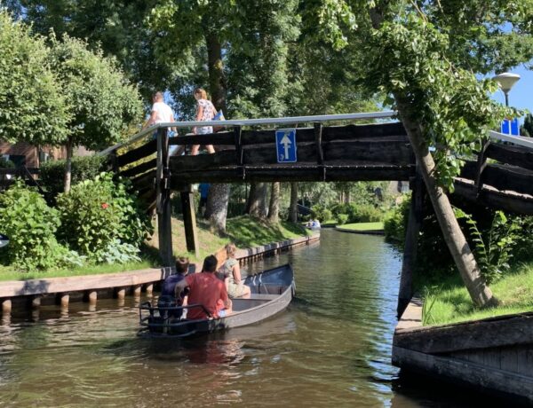 Fluistervaart in Giethoorn